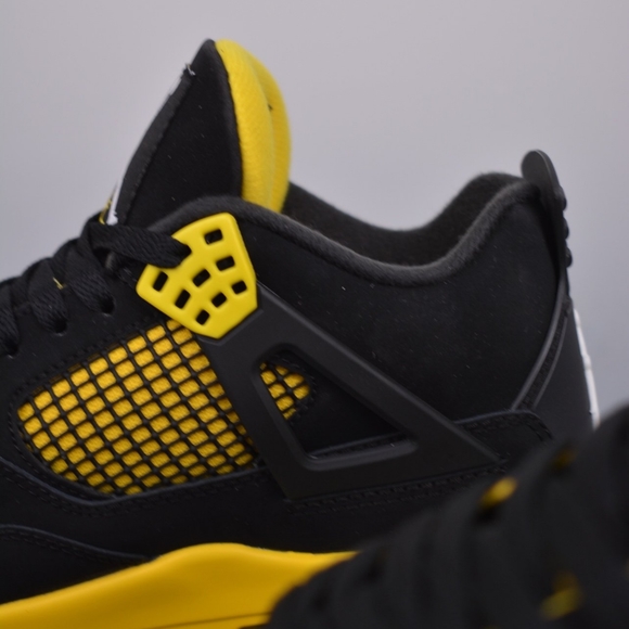 Air Jordan 4 Retro Thunder main image 5